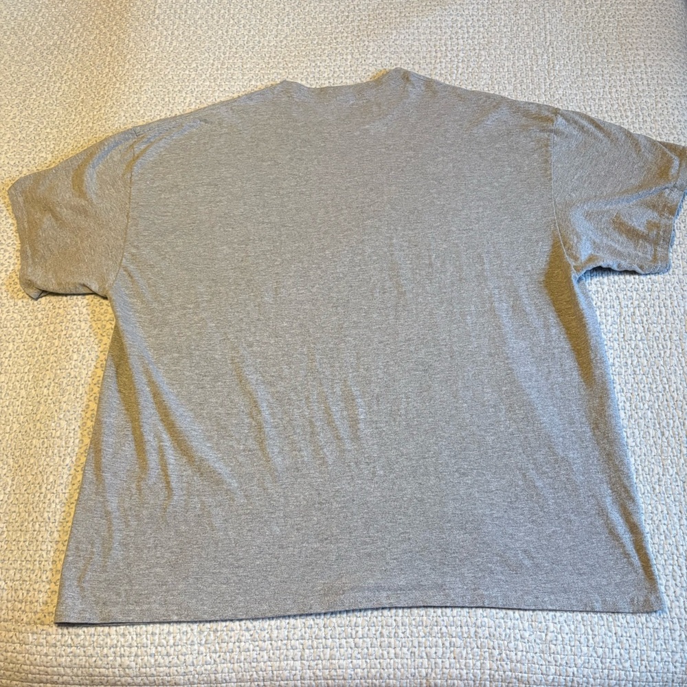 Gray Cat Graphic T-Shirt - Picture 6 of 6